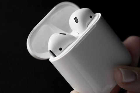 Đã có cách tìm tai nghe AirPods bị mất nhưng Apple thì không muốn bạn làm vậy