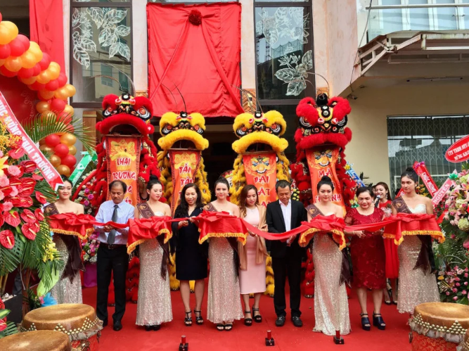 OPENING THE FIRST ORGANIC COFFEE STORE IN VIETNAM