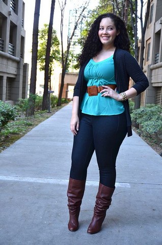 Some Kinds Of Shirt To Wear With Women's Plus Size Pull-On Pants