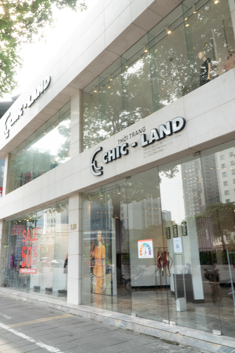 Showroom Trần Duy Hưng