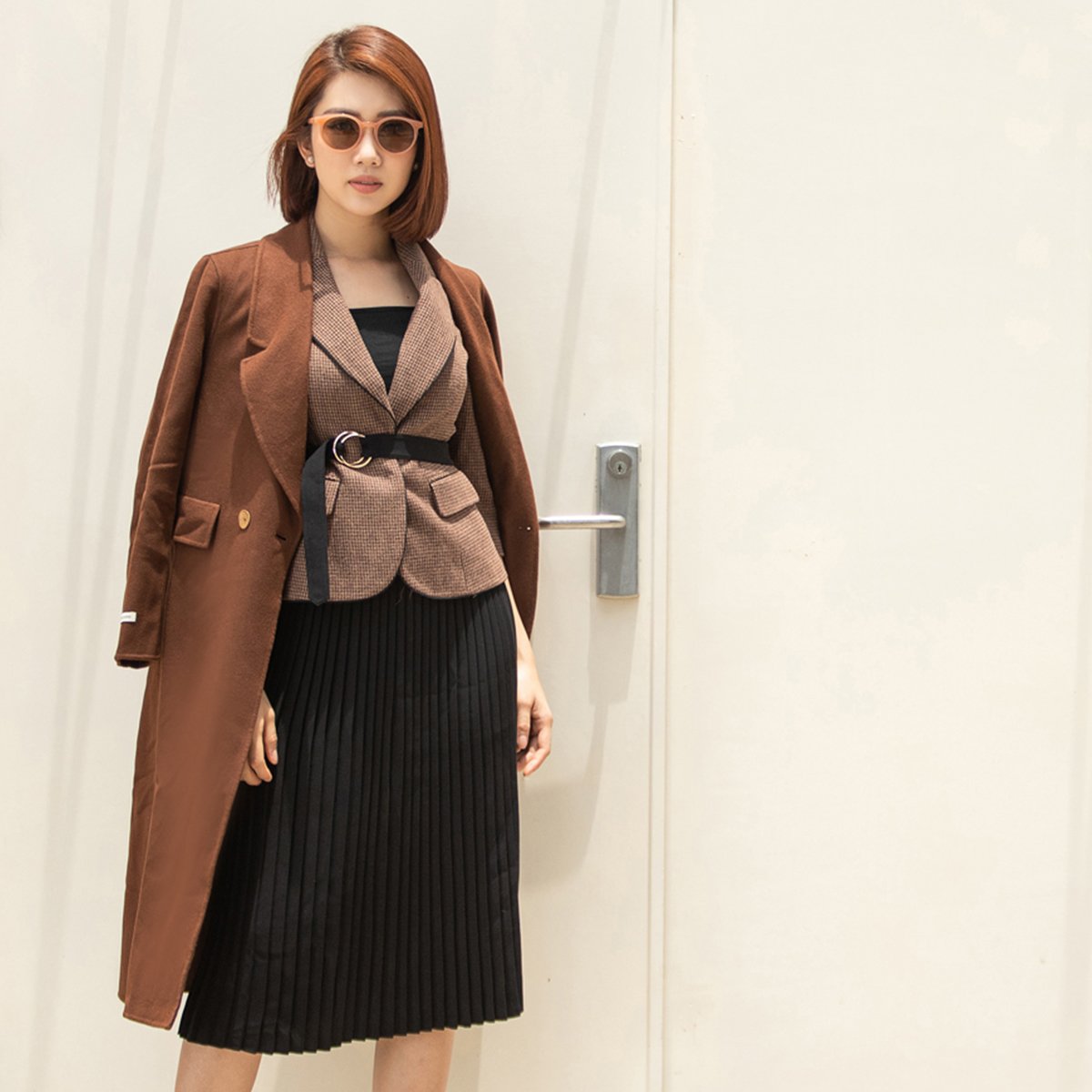 Diễn viên Thúy Ngân đẹp rạng rỡ trong trang phục công sở Thu Đông 2019 của Chic-Land