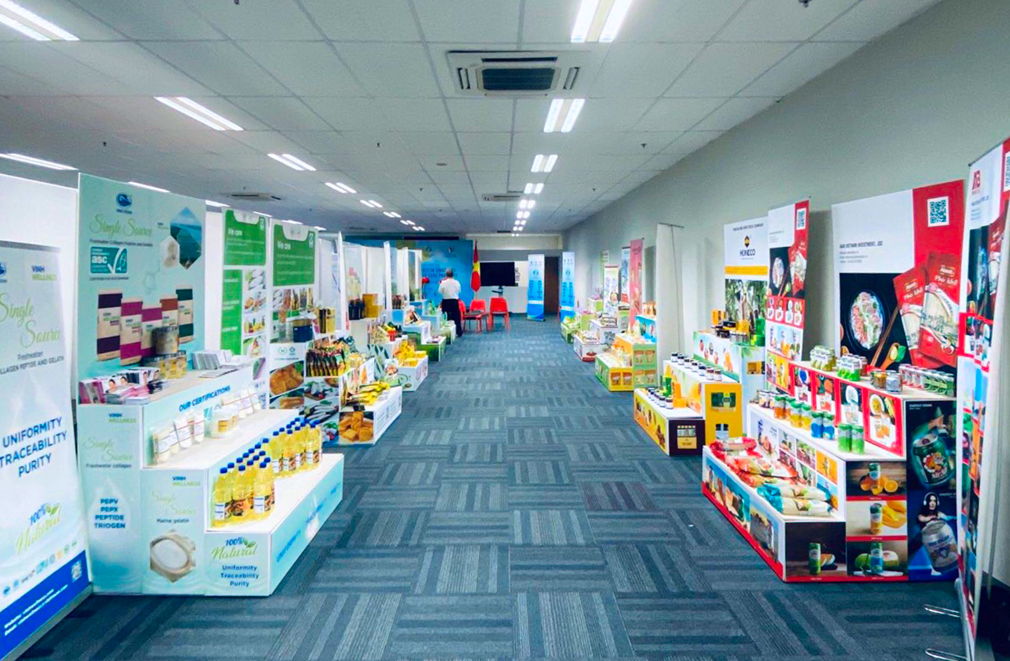 FAMINUTS tự hào góp mặt tại Tuần lễ Thương hiệu Quốc gia Việt Nam 2021 ở Singapore.