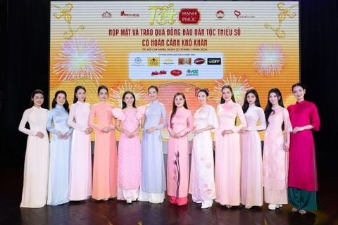 Hoa hậu Hoàng Thanh Nga trao quà Tết cho trẻ em, người dân tộc thiểu số