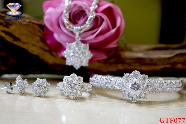 Trang Sức Bộ Mới Nhất 2019