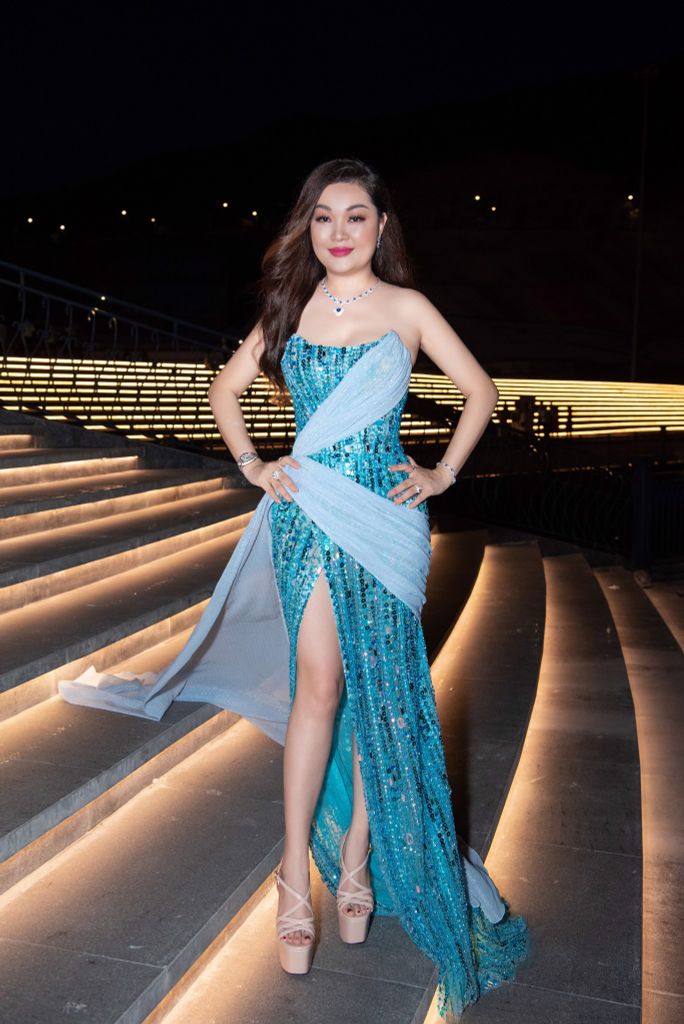 hình ảnh của CEO Hoàng Thanh Nga tại sự kiện đêm chung kết Miss World Việt Nam 2022