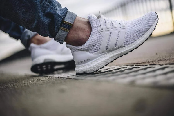 giay-ultra-boost-4.0-white