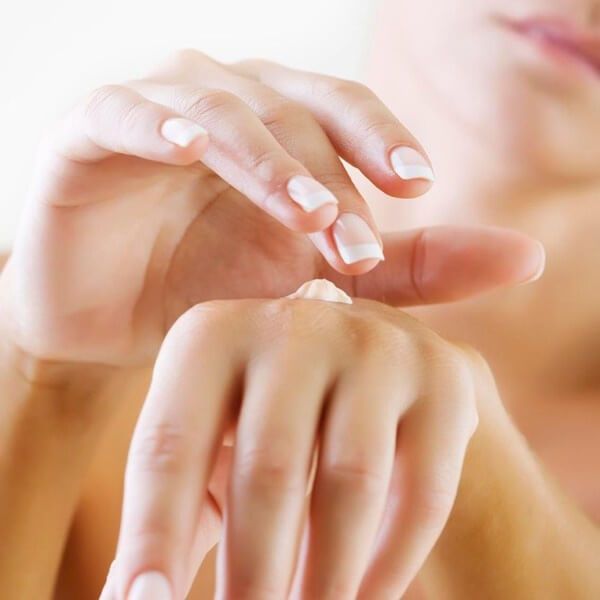Beauty Tips: Các bước dưỡng da tay tại nhà giúp da tay luôn mịn đẹp
