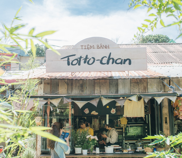 Tiệm bánh cối xay gió ở Đà Lạt - điểm check in không thể bỏ qua