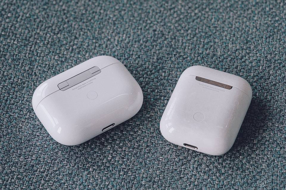 Nên mua AirPods 2 hay AirPods Pro?