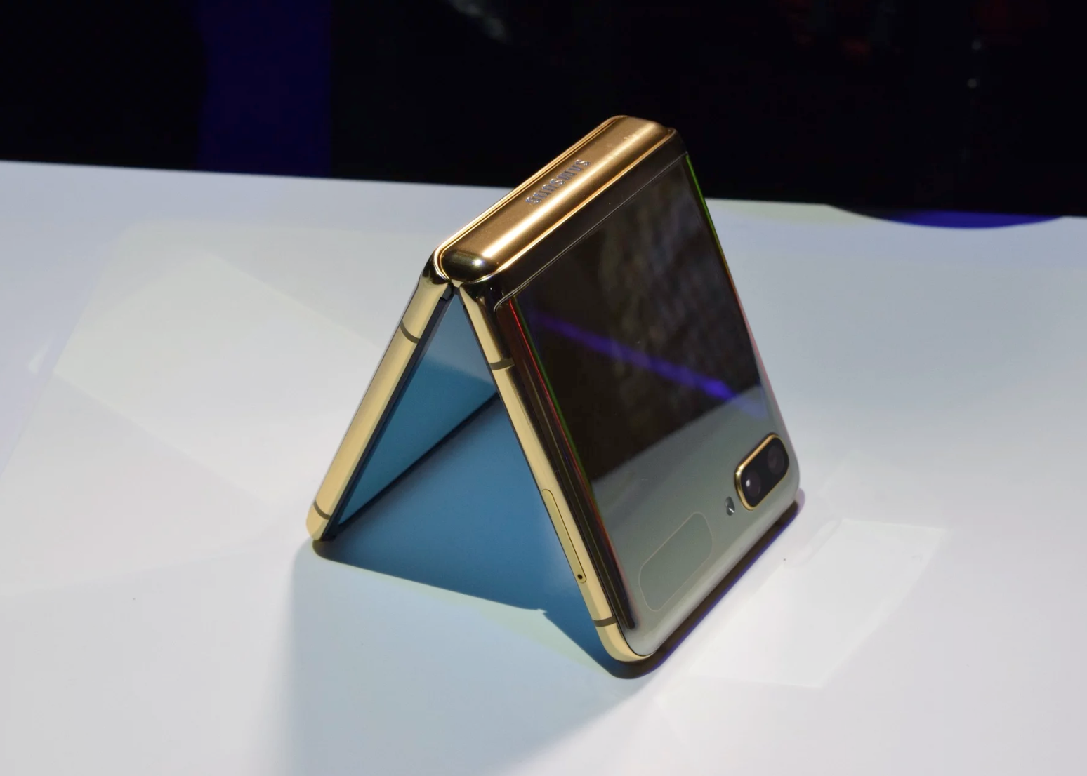 Review Trên tay Samsung Galaxy Z Flip