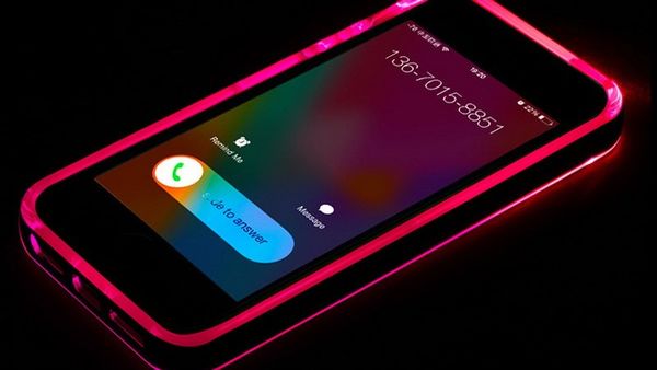 Bất ngờ với những tính năng mà đèn Flash trên iPhone có thể làm được