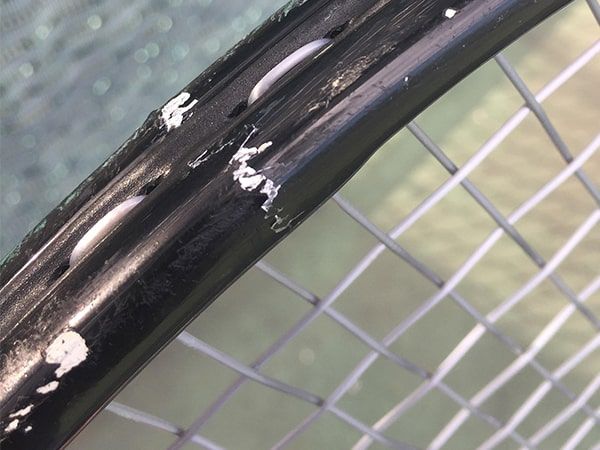 Cách xử lý vợt cầu lông bị xước sơn cực đơn giản ai cũng làm được