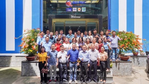 Qui Phúc tiếp đón các Nhà phân phối đến tham quan Công ty