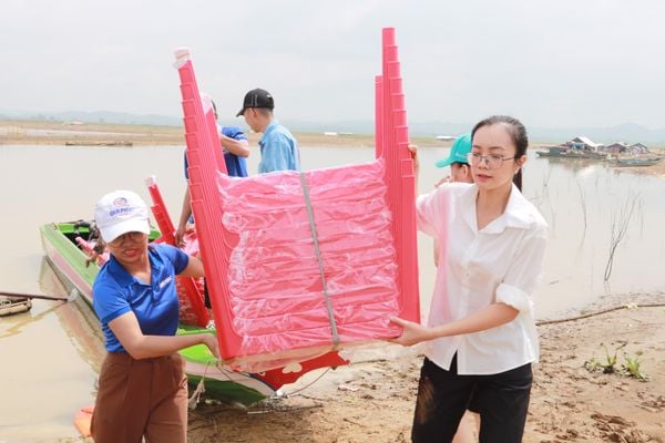 Hành trình Qui Phúc thực hiện dự án "Gieo chữ gặt yêu thương" tại hồ Trị An