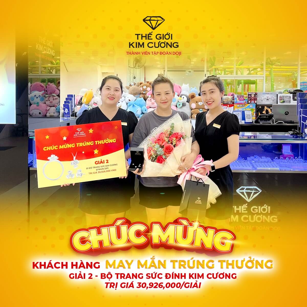 Thế Giới Kim Cương trao giải thưởng cho những khách hàng may mắn