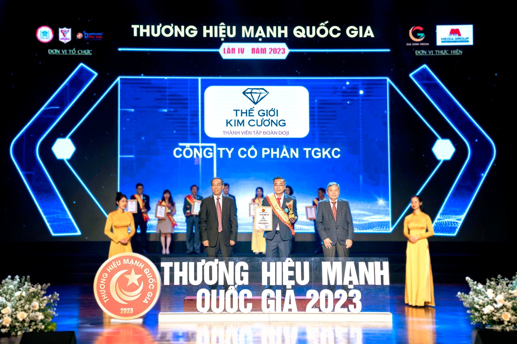 Công ty nhận giải thưởng “Top 10 Thương hiệu Mạnh Quốc gia 2023”