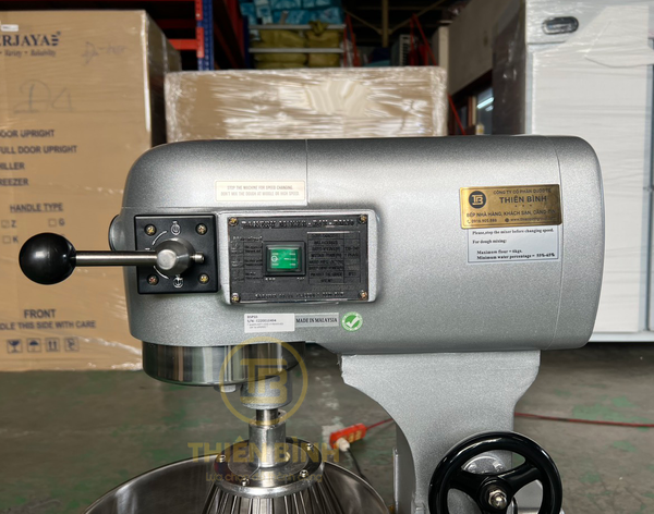 he-thong-dieu-khien-cua-may-tron-bot-berjaya-30l