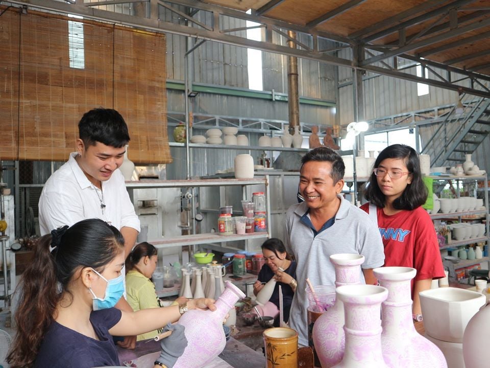 Workshop | Gia đình - Cả nhà vẽ gốm (8h30 am, 28/12/2019)