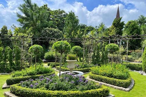 Vũ Garden - Các sản phẩm trang trí không gian sân vườn từ Vườn Nhà Gốm