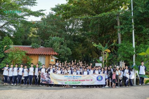 Trường Ngôi Sao | 70 Học Sinh Vừa Trải Nghiệm Làm Gốm Vừa Check-In Noel Cùng Vườn.