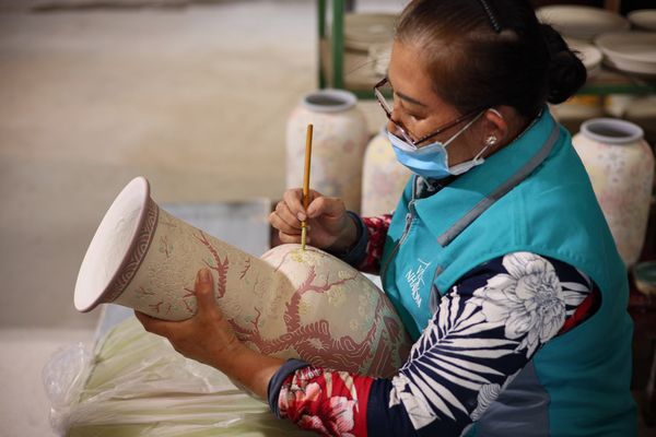 Gốm Xuân Ất Tỵ | Bộ Sưu Tập Mãnh Hổ Trong Văn Hoá Việt Trên Gốm Nam Bộ, Mạnh Mẽ, Uy Nghiêm Và Đầy Tôn Kính