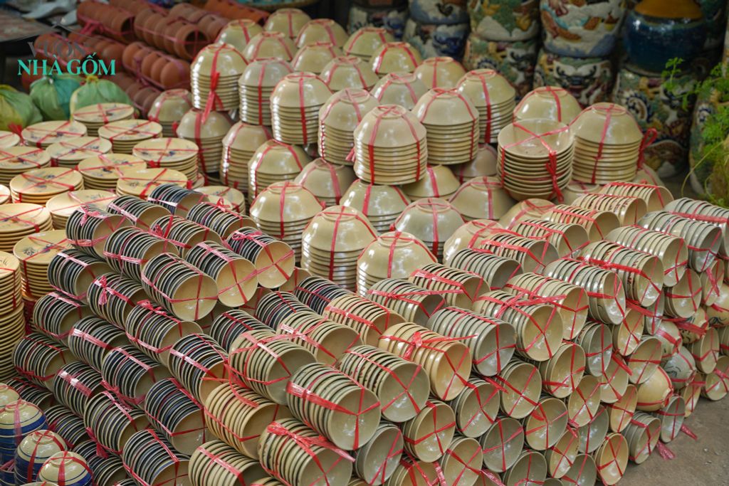 Những xâu chén thơm mùi gốm mới!