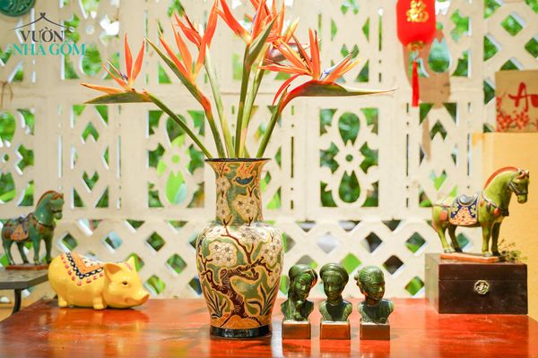 Gốm Xuân Ất Tỵ | Bình Mai Điểu, Đồ Án Dân Gian Quen Thuộc Trên Gốm Mỹ Nghệ Nam Bộ