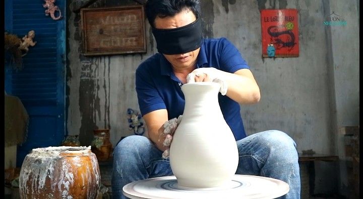 TV.Series102 | Xoay gốm cùng Vườn #4 - Bịt mắt xoay gốm | Pottery throwing with closed eyes