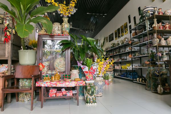 Rộn ràng đón Xuân Tân Sửu tại cửa hàng Vườn Nhà Gốm Phạm Văn Đồng, Thủ Đức