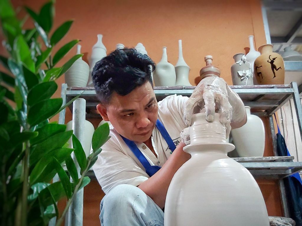 Chuyện sản xuất gốm thủ công | Nghề gốm thủ công - Nghề của truyền thống hay nghề của giới trẻ