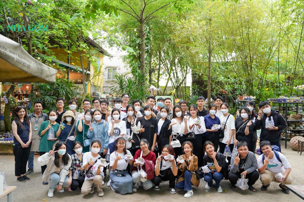 Đón tiếp sinh viên UPT đến Vườn Nhà Gốm tham quan & trải nghiệm gốm thủ công Nam Bộ