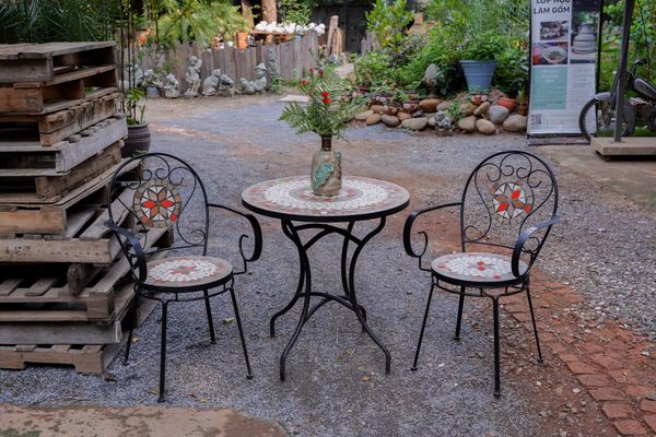 Gốm và Kiến trúc | Bàn ghế ghép gốm nghệ thuật mosaic cho không gian sân vườn, ngoài trời