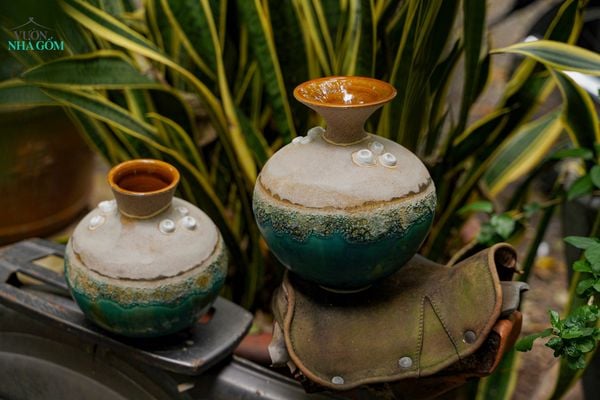 SÓNG MỘNG - Tác phẩm độc bản mang hơi thở của biển cả tại Xưởng Thủ Biên