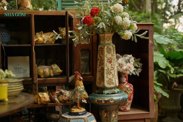 Gốm Xuân Ất Tỵ | Bình Rồng Lục Giác - Dáng Bình Duy Nhất Yêu Chiều Được Sự Khó Tính Của Các Loài Hoa Kiều Diễm