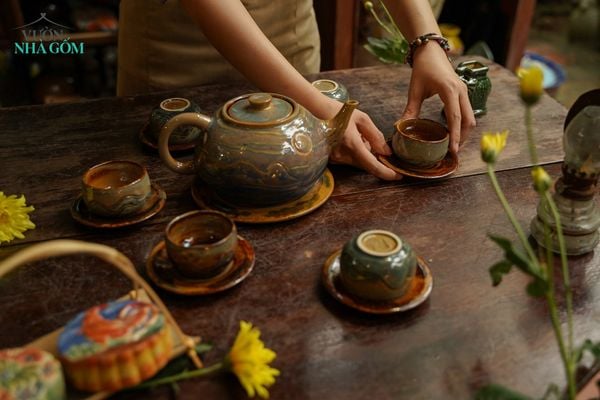 [LỚP HỌC CHUYÊN SÂU] Bộ bình trà được làm bằng chất liệu gốm
