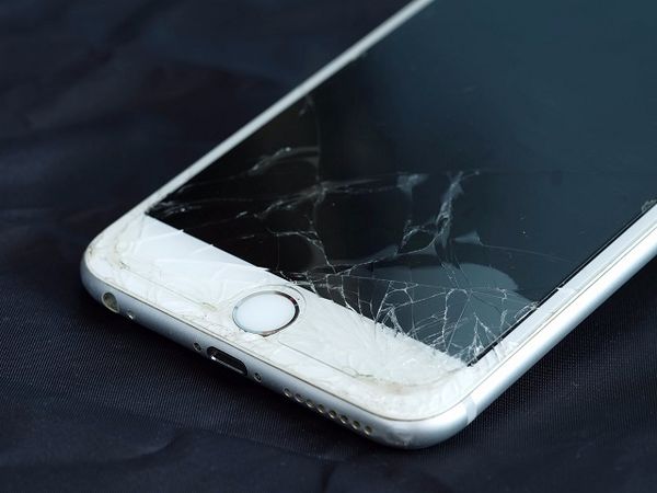 Màn hình iPhone nứt vỡ