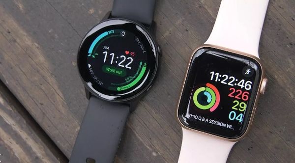Galaxy Watch Active 2 (trái) và Apple Watch Series 4 (phải)