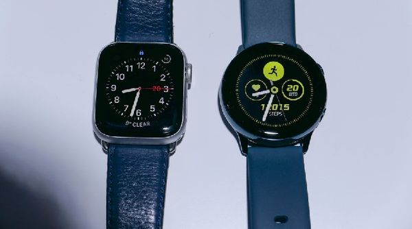 Galaxy Watch và Apple Watch phiên bản màu đen