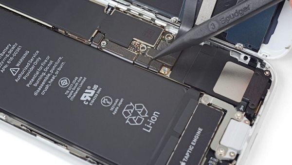 Lỗi phần cứng có thể là nguyên nhân khiến iPhone không lên nguồn