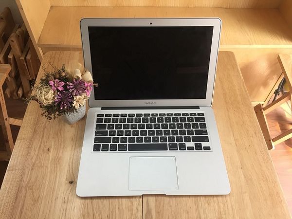 Macbook Air 13’ MD760