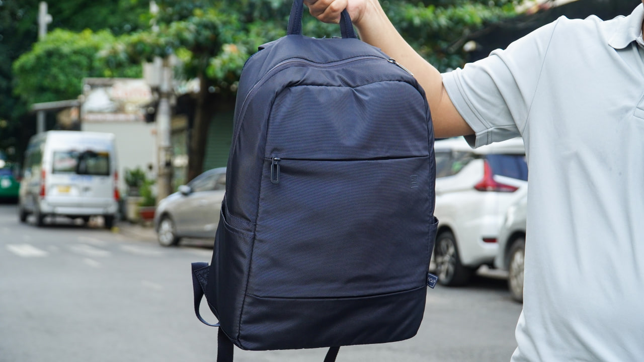 Trên tay balo TUCANO Global Backpack: Chống sốc toàn diện, chất liệu PU thân thiện với môi trường, dây đeo vai chịu lực tốt