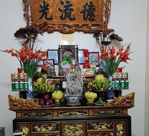 Giải đáp những điều mà bạn chưa biết về bàn thờ nhà con thứ