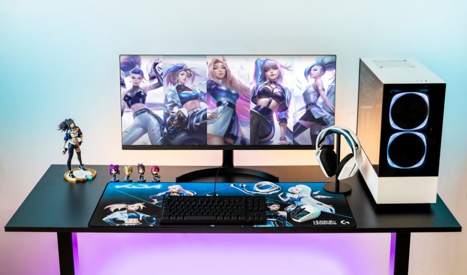 Logitech G hợp tác với Riot Games ra mắt loạt sản phẩm gaming phong cách K/DA