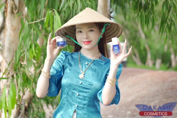 Serum Dakami dưỡng ẩm da