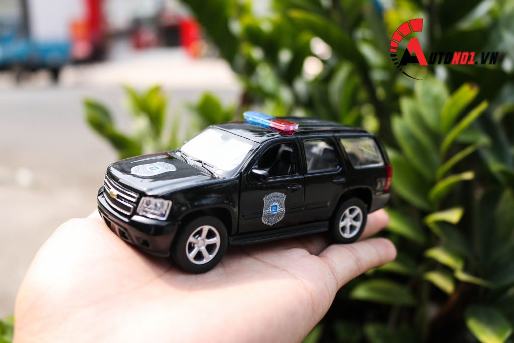 MÔ HÌNH XE CHEVY CHERVOLET TAHOE POLICE 2008 1:36 WELLY 4742