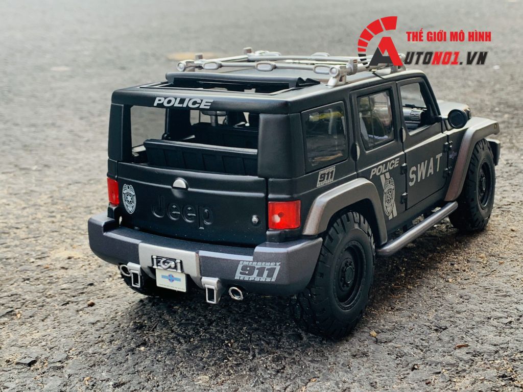 MÔ HÌNH XE JEEP RESCUE CONCEPT POLICE SWAT VERSION 1:18 MAISTO 1012