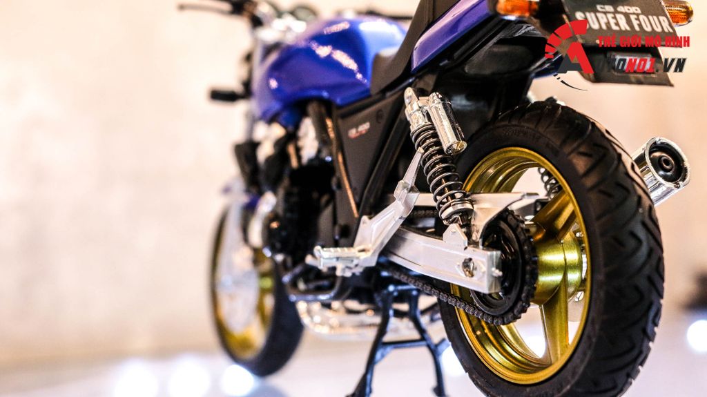 MÔ HÌNH XE HONDA CB400 SUPER FOUR 1:12 AOSHIMA 7526