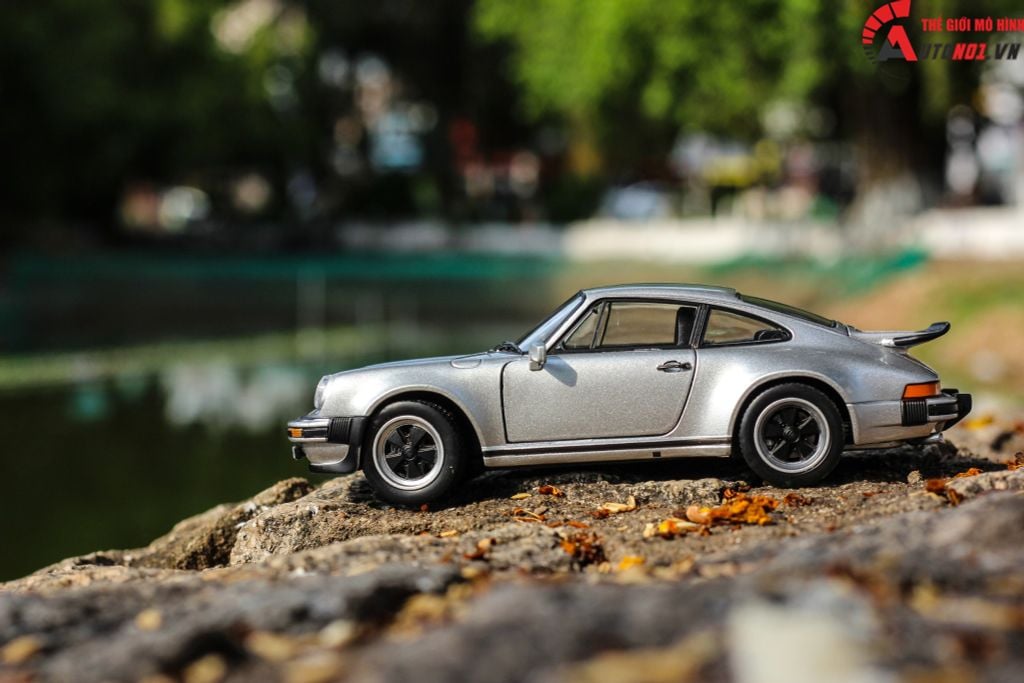 MÔ HÌNH XE PORSCHE 911 TURBO SILVER 1:24 WELLY 6669