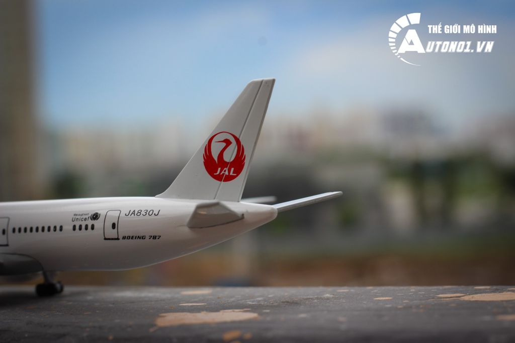 MÔ HÌNH MÁY BAY JAPAN AIRLINES 18CM EVERFLY 6272