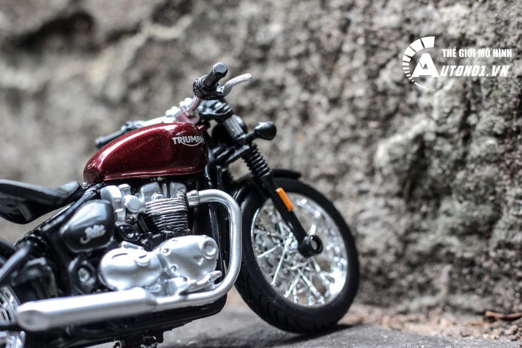 MÔ HÌNH XE TRIUMPH BONNEVILLE BOBBER 1:18 BBURAGO 6168